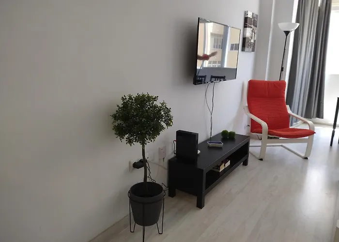 Amplio estudio,vista mar y montaña, a pasos del centro
